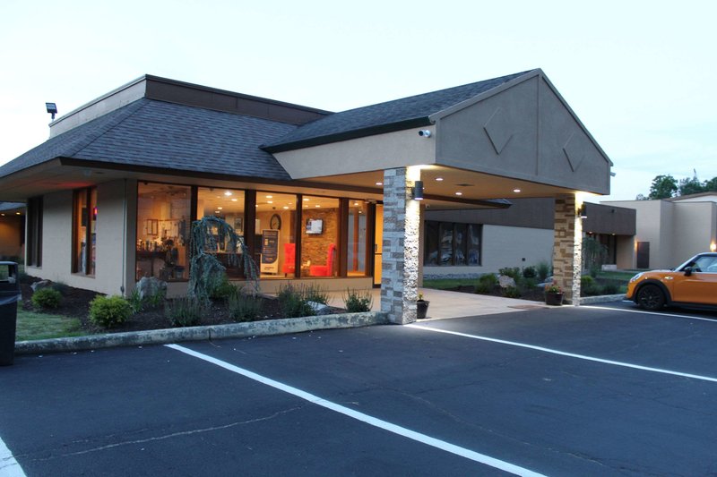 Clarion Inn & Suites Stroudsburg - Poconos