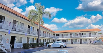Hawthorne Plaza Inn,Hawthorne>>El Camino Village,2 star