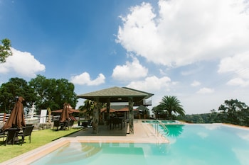 Vista Tala Resort & Recreational Park,In Orani,3 star