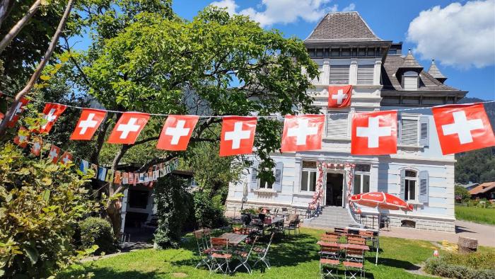 Adventure Hostel,Interlaken>>Bern,2 star