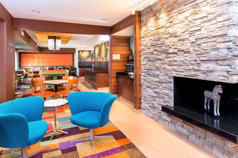 Fairfield Inn & Suites Galesburg,Knox County>>Galesburg,2.5 star