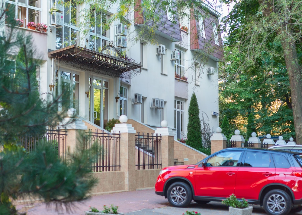 hotel lermontovskiy