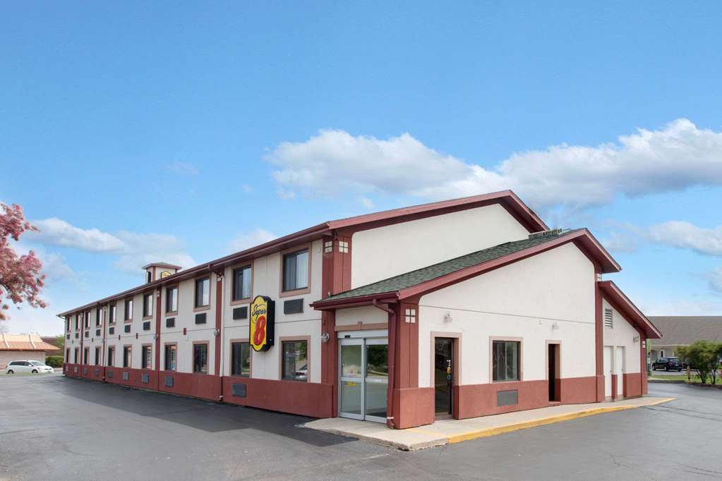 Super 8 By Wyndham Crystal Lake,Chicago>>Algonquin,2 star