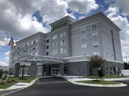 Holiday Inn & Sts Fayetteville W-Fort Bragg Area,Fort Bragg>>Fayetteville,3 star