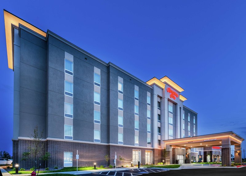 Hampton Inn Gardner Conference  Center,Gardner>>De Soto,2.5 star