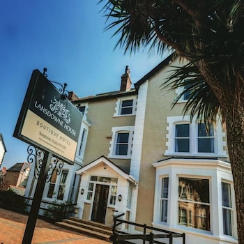 Lansdowne House With Private Car Park,Llandudno>>Conwy,5 star