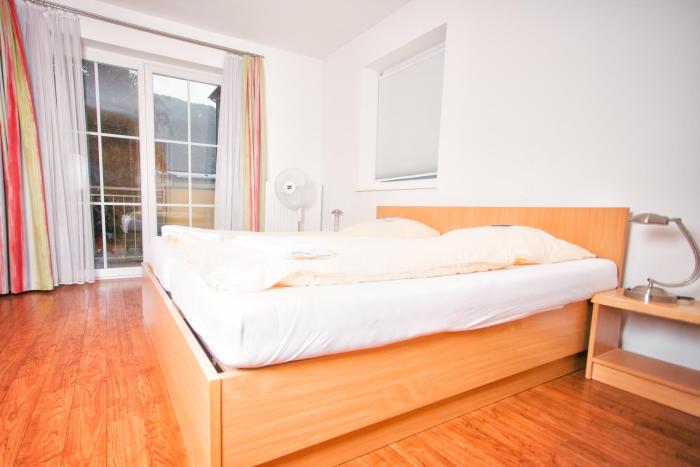 yoho international youth hostel