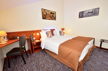 Hôtel Du Fort,In Meulan-En-Yvelines,3 star