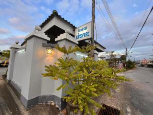 Metro Palace,,1 star