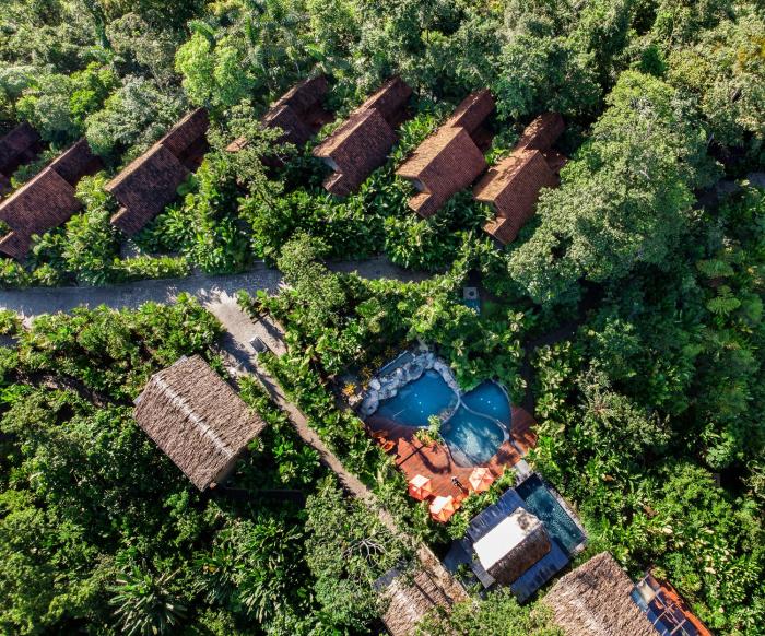 amor arenal adults friendly