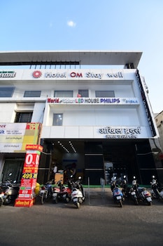 Hotel Om Stay Well,Rajawada,3 star