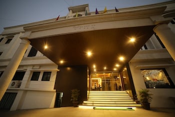 Four Season Recreation Hotel And Spa,Jalgaon>>Aurangabad,3 star
