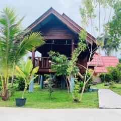 Nadia Resort Kohjum,Ko Jum>>Huai Nam Khao,2 star