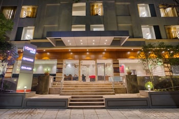 7 Apple Hotel - Viman Nagar Pune,Viman Nagar,3 star