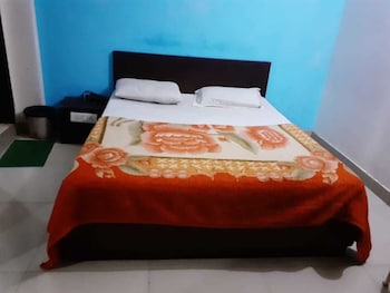 Pooja Palace,New Delhi>>Delhi,2 star