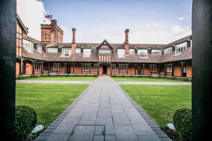 The Pillar Hotel,Brent>>Barnet,4 star