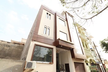 Oyo 42691 Rhythm Residency,Uttar Pradesh>>Agra,3 star