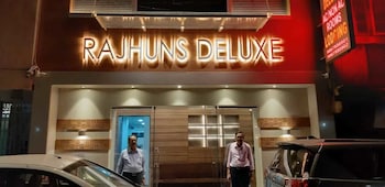 Rajhuns Deluxe Lodging Kolhapur,Near Bindu Chowk,3 star