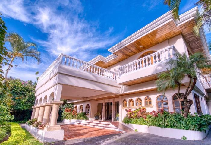 Buena Vista Chic Hotel,In The Mountains,3.5 star