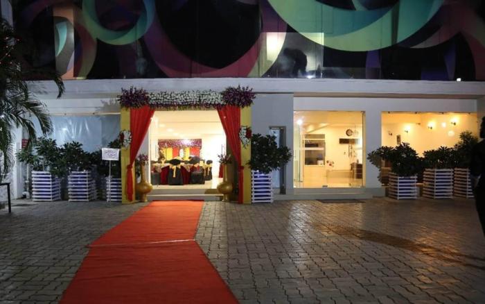 Hotel Smriti Grand,Gulmohar Colony,3 star