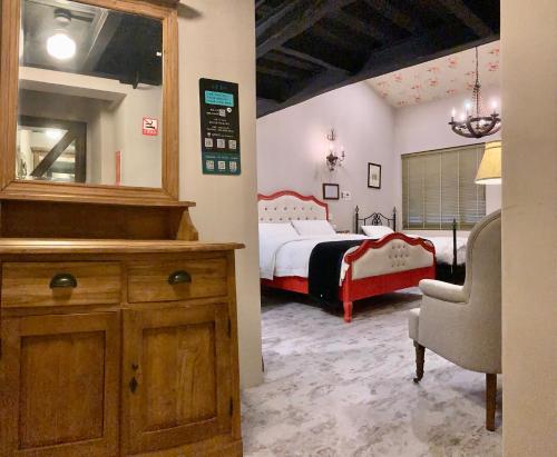room-image