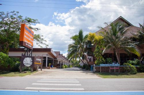 White Beach Resort,,3 star