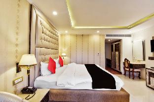 The Royal Castle,,3 star