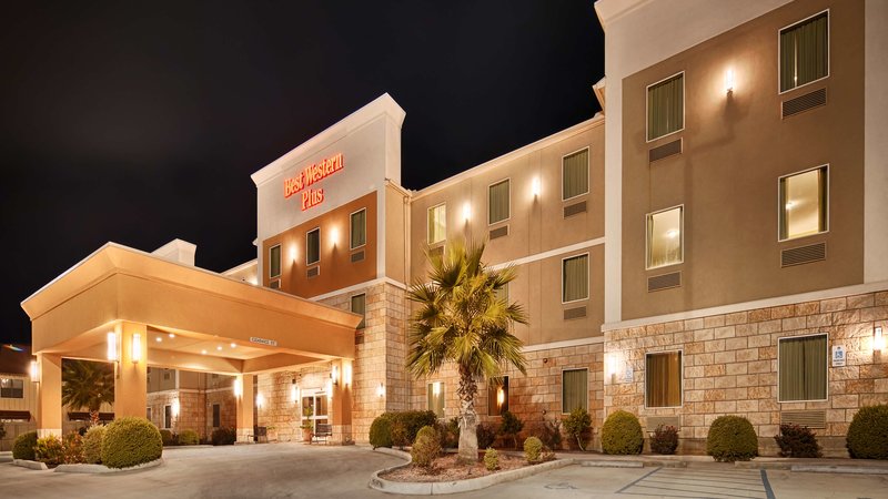 Best Western Plus Carrizo Springs Inn & Suites