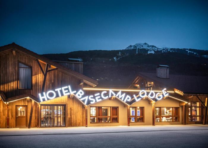 hotel base camp lodge bourg saint maurice