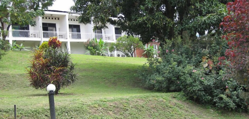 Hotel Margherita,Near Rwenzori Art Centre,3.5 star