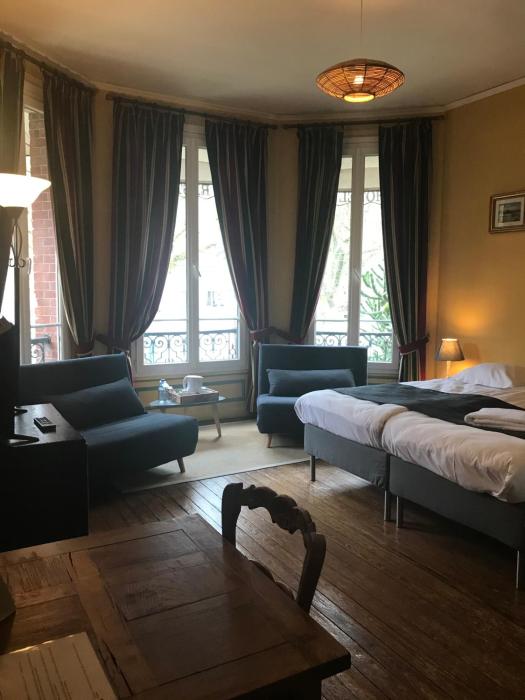 Hotel De Paris Restaurant Bistronomy,Eure>>Ande,2 star