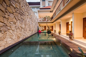 Angkul Angkul Segara Beach Kuta,Bali>>Badung,3 star