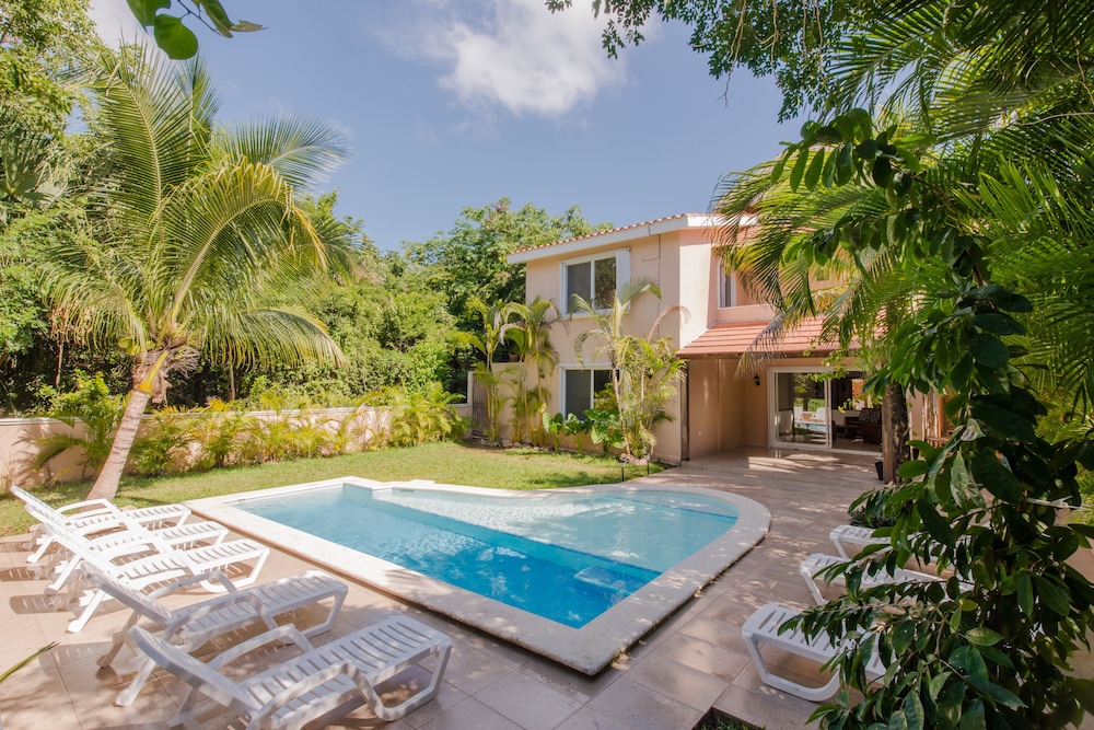 Villas Picalu Studios & Suites,Puerto Aventuras>>Cozumel,3 star