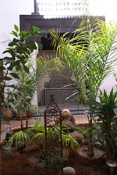 riad felloussia