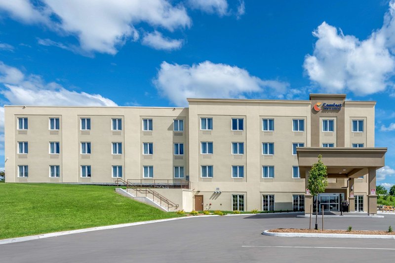 Comfort Inn & Suites,Kingston>>Greater Napanee,2.5 star