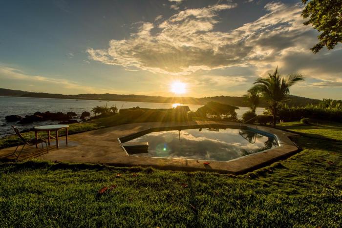 Drake Paradise Point,Ciudad Cortes>>Bahía Drake,3 star