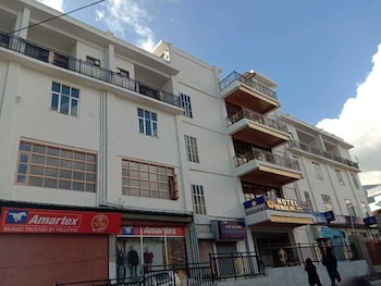 Hotel Dewan Palace Dharamshala,Himachal Pradesh>>Dharamshala,3 star