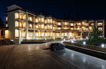 Hotel Leh Plaza,Fort Road,3 star