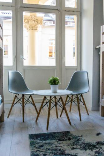 moon hostel warszawa