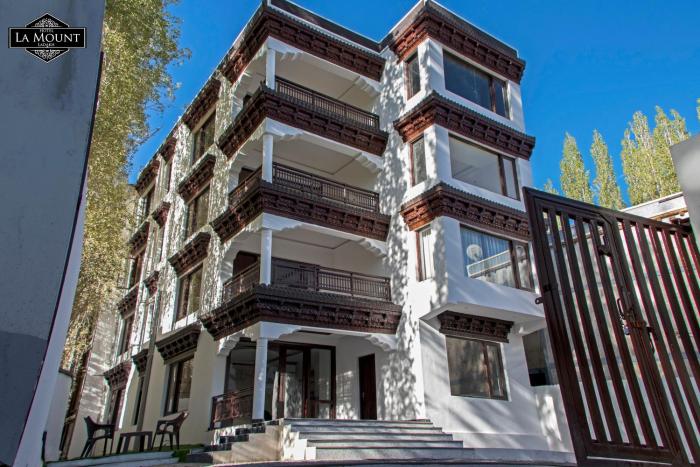 Hotel La Mount Ladakh,Saboo,3 star