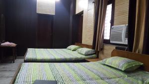 Gokul Guest House,Paltan Bazaar>>Dehradun,3 star