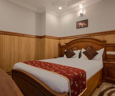 Hotel Vashanth Krishna