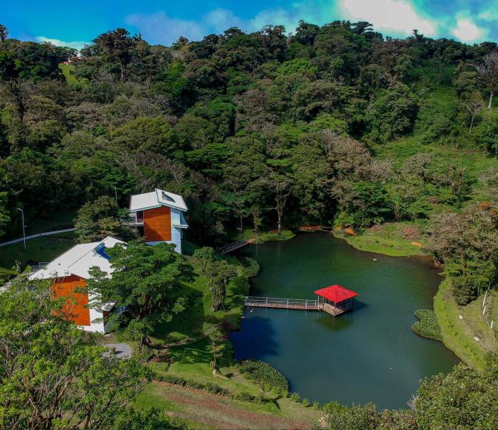 Burbi Lake Lodge Monteverde,Monteverde>>Abangares,3 star