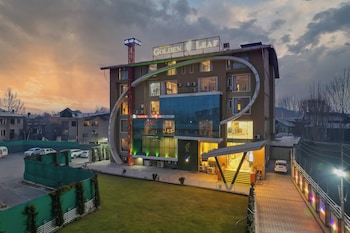 hotel golden leaf kashmir