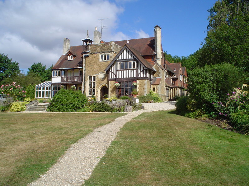 Farnham House Hotel,Crondall>>Aldershot,3 star