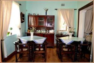 Jock Inn,40 Jock Meiring Street,4 star