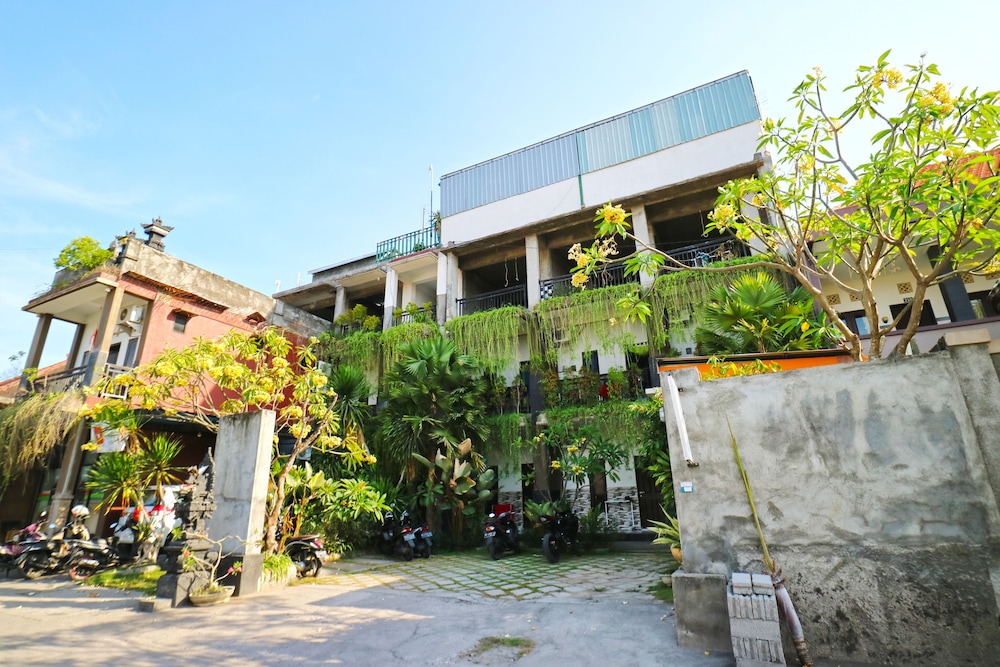 Micost Homestay,Denpasar>>Bali,2 star