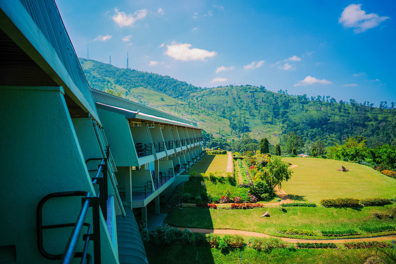 Hunas Falls Hotel,Kandy>>Elkaduwa,4 star