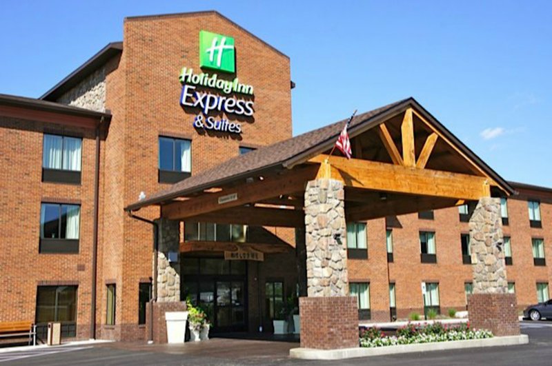 Holiday Inn Express Hotel & Suites Donegal By Ihg,Donegal Township>>Donegal,3 star