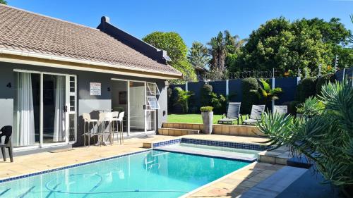 Lido Living,Macleantown>>East London,4 star